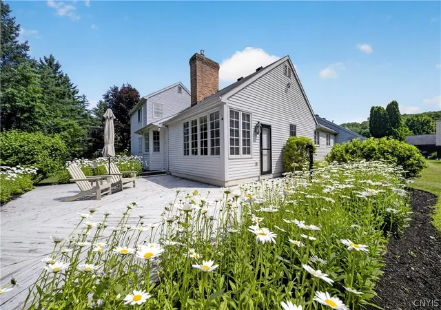 Photo 2 of Sale Pending at 8302 Decoy Run, Manlius, NY 13104 | MLS# S1700384 | Listing updated on 2026-07-31