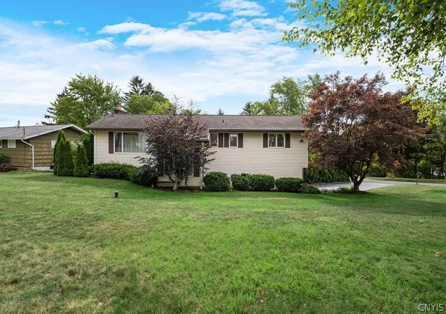 Photo 3 of Sale Pending at 100 Eden Roc Cir, Syracuse, NY 13214 | MLS# S1699893 | Listing updated on 2026-08-03
