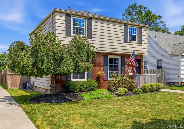 2nd image of 146 Snug Haven Ct, Tonawanda, NY 14150 | MLS# B1701808