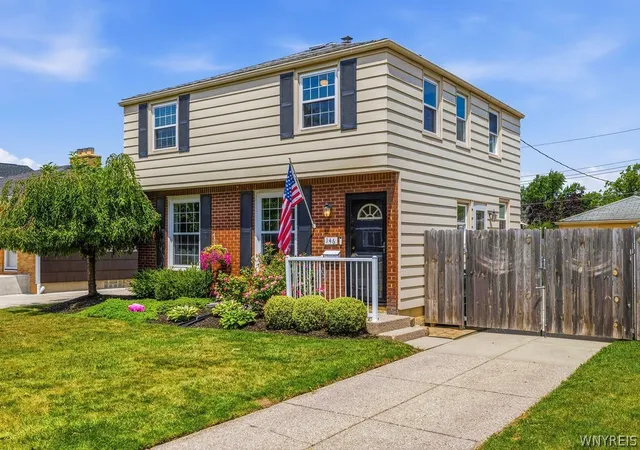 3rd image of 146 Snug Haven Ct, Tonawanda, NY 14150 | MLS# B1701808