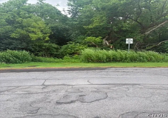 2nd image of 200 Longview Ave, Syracuse, NY 13209 | MLS# S1701013