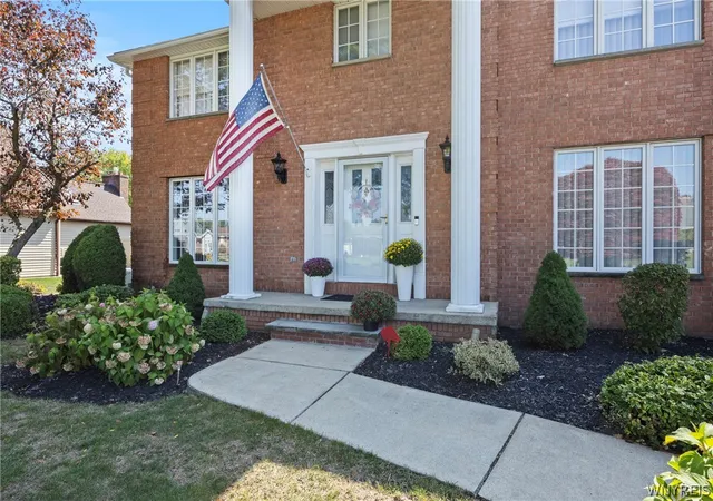 4th image of 3192 Woodland Ct S, Wheatfield, NY 14120 | MLS# B1690211