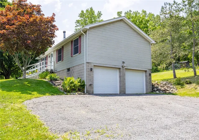 3rd image of 4618 Cole Rd, Hemlock, NY 14466 | MLS# R1700028