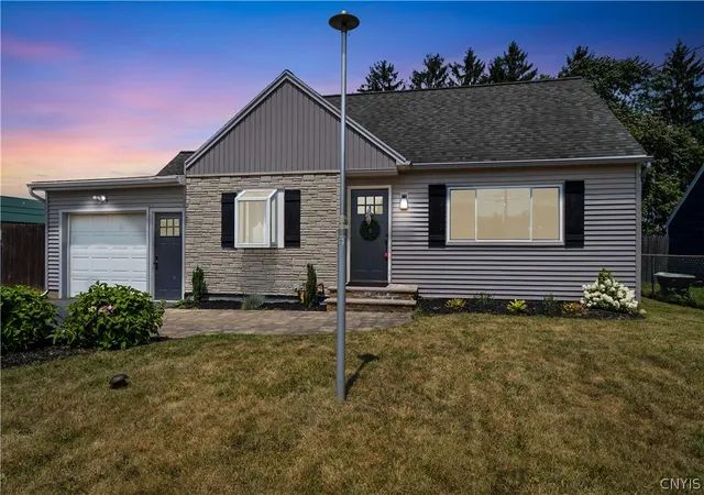 1st image of 146 Dolshire Dr, Syracuse, NY 13212 | MLS# S1701200