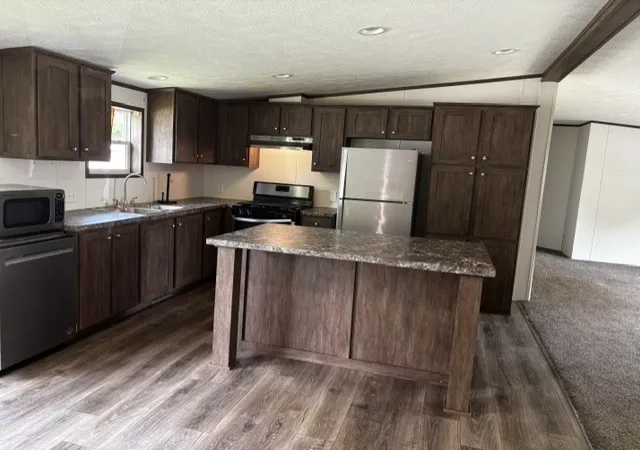 5th image of 1612 #83 Hennessey Rd, Ontario, NY 14519 | MLS# R1696740