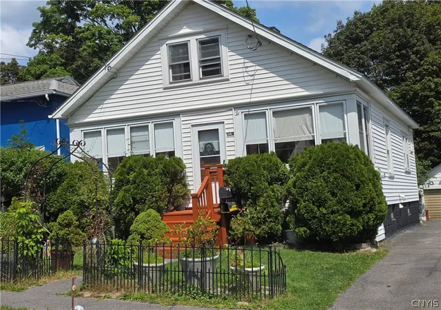 Photo 2 of Sale Pending at 341 Cloveridge Dr, Syracuse, NY 13206 | MLS# S1701868 | Listing updated on 2026-07-29