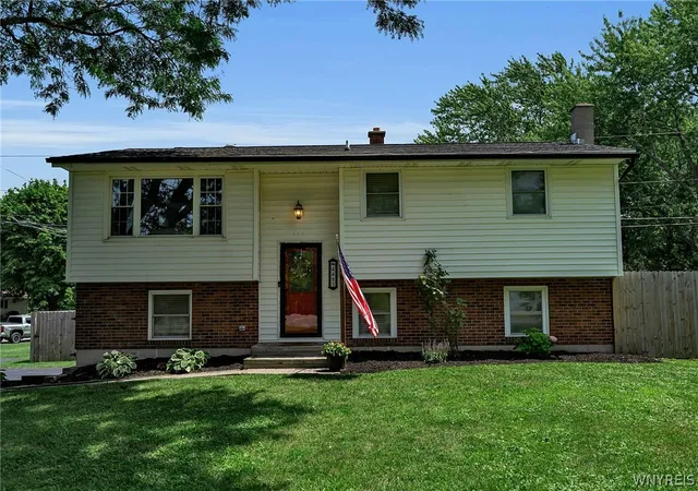 1st image of 4493 Sunset Dr, Lockport, NY 14094 | MLS# B1702003