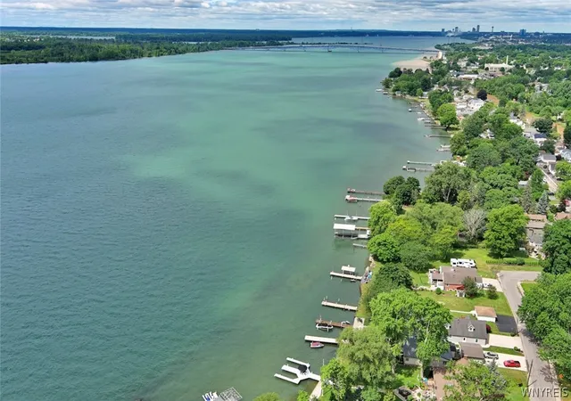 2nd image of 8641 Rivershore Dr, Niagara Falls, NY 14304 | MLS# B1701954