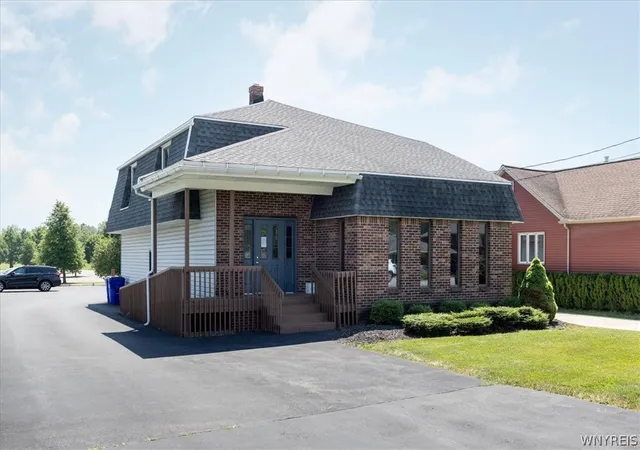 3rd image of 3723 Seneca St, Buffalo, NY 14224 | MLS# B1699846