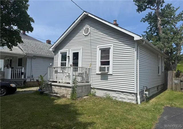 2nd image of 7210 Stephenson Ave, Niagara Falls, NY 14304 | MLS# B1702071