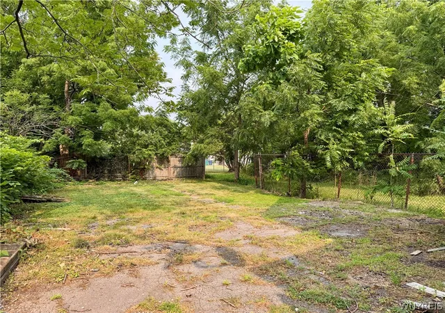 Photo 4 of Single family home for sale at 210 Timon St, Buffalo, NY 14208 | MLS# B1701950 | Listing updated on 2026-07-27