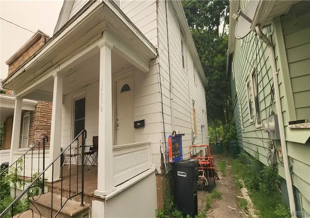 Photo 3 of Single family home for sale at 1806 Ferry Ave, Niagara Falls, NY 14301 | MLS# B1701893 | Listing updated on 2026-07-27