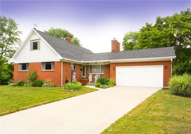 1st image of 11 Hunting Rd, Buffalo, NY 14215 | MLS# B1701792