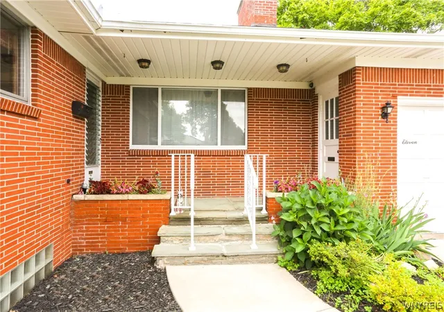 2nd image of 11 Hunting Rd, Buffalo, NY 14215 | MLS# B1701792