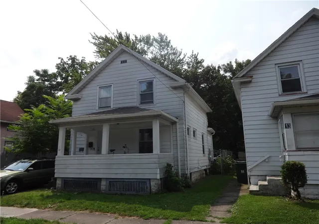 1st image of 11 Willow St, Rochester, NY 14606 | MLS# R1701815