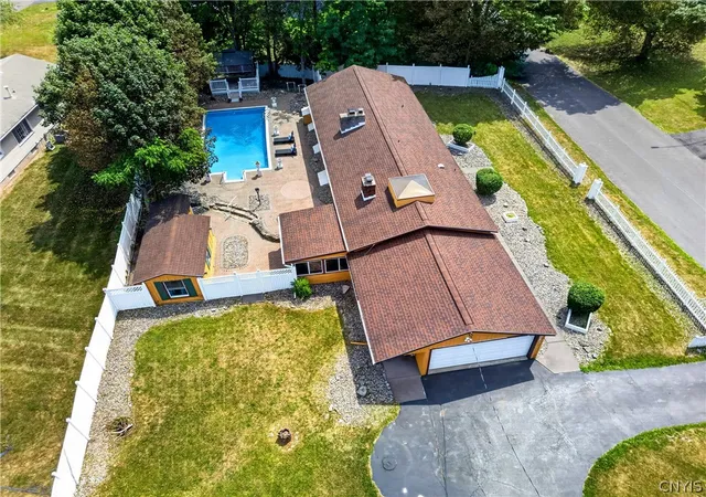 3rd image of 101 Andrews Rd, Syracuse, NY 13214 | MLS# S1700755