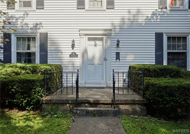 3rd image of 19 Euclid Ave, Lockport, NY 14094 | MLS# B1702160