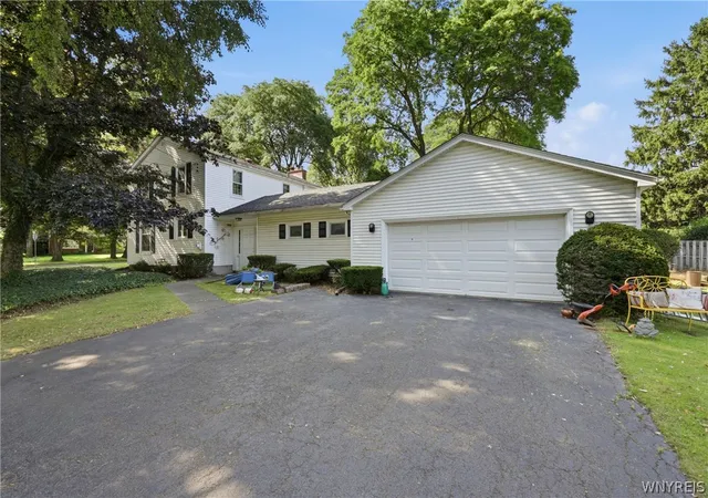 4th image of 19 Euclid Ave, Lockport, NY 14094 | MLS# B1702160