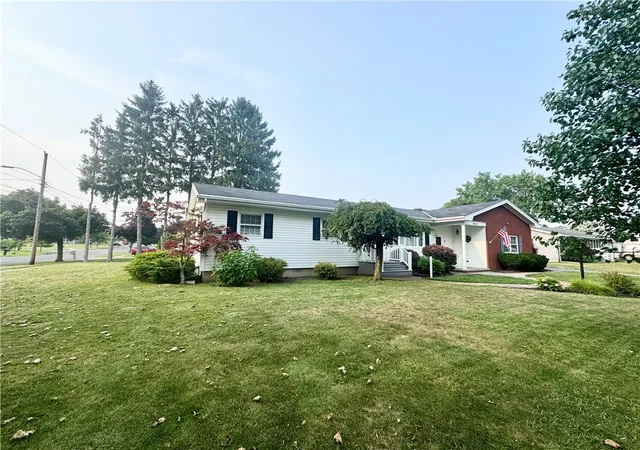 Photo 2 of Single family home for sale at 11 Cottrell St, Auburn, NY 13021 | MLS# R1702209 | Listing updated on 2026-07-28
