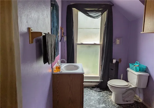 Photo 19 of Single family home for sale at 580 East Ave, Medina, NY 14103 | MLS# R1701934 | Listing updated on 2026-07-29