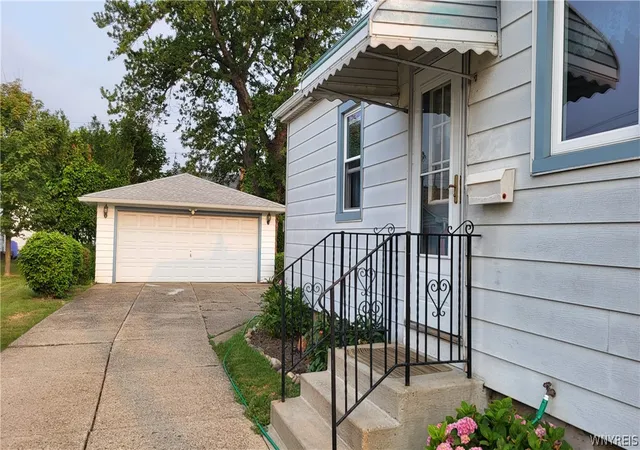 3rd image of 12 Rossler Ave, Cheektowaga, NY 14206 | MLS# B1702172