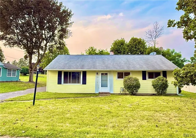 Photo 2 of Single family home for sale at 109 Standart Ave, Auburn, NY 13021 | MLS# S1702263 | Listing updated on 2026-07-28