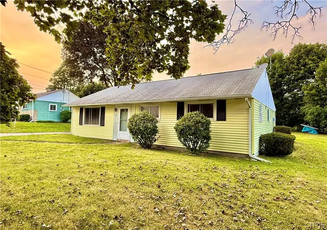 Photo 3 of Single family home for sale at 109 Standart Ave, Auburn, NY 13021 | MLS# S1702263 | Listing updated on 2026-07-28
