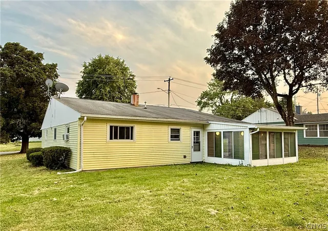 Photo 4 of Single family home for sale at 109 Standart Ave, Auburn, NY 13021 | MLS# S1702263 | Listing updated on 2026-07-28