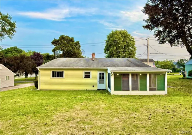 Photo 5 of Single family home for sale at 109 Standart Ave, Auburn, NY 13021 | MLS# S1702263 | Listing updated on 2026-07-28