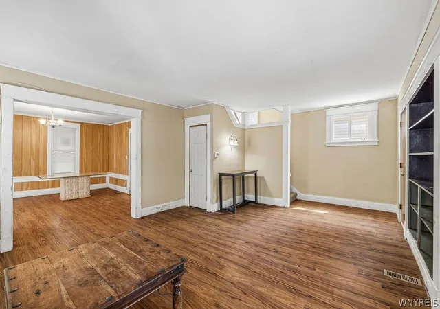 Photo 3 of Single family home for sale at 15 W Northrup Pl, Buffalo, NY 14214 | MLS# B1700963 | Listing updated on 2026-07-28