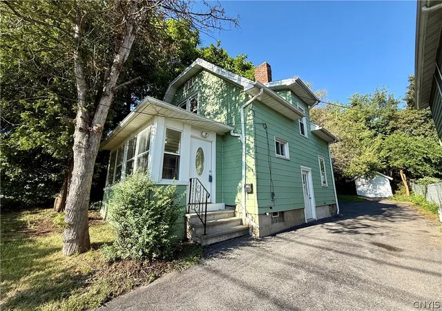 2nd image of 413 S Midler Ave, Syracuse, NY 13206 | MLS# S1701471