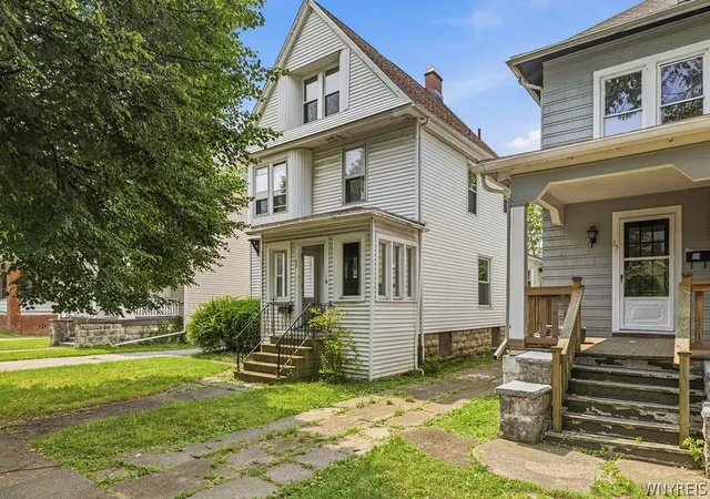 Photo 2 of Single family home for sale at 37 Northrup Pl, Buffalo, NY 14214 | MLS# B1700964 | Listing updated on 2026-07-28