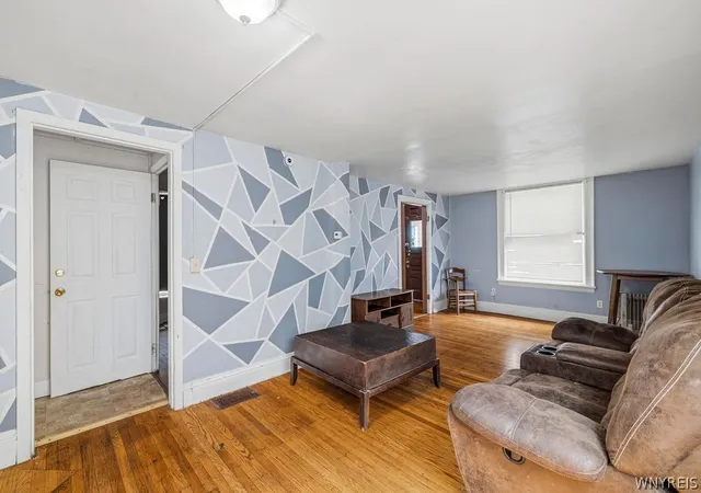 Photo 4 of Single family home for sale at 37 Northrup Pl, Buffalo, NY 14214 | MLS# B1700964 | Listing updated on 2026-07-28