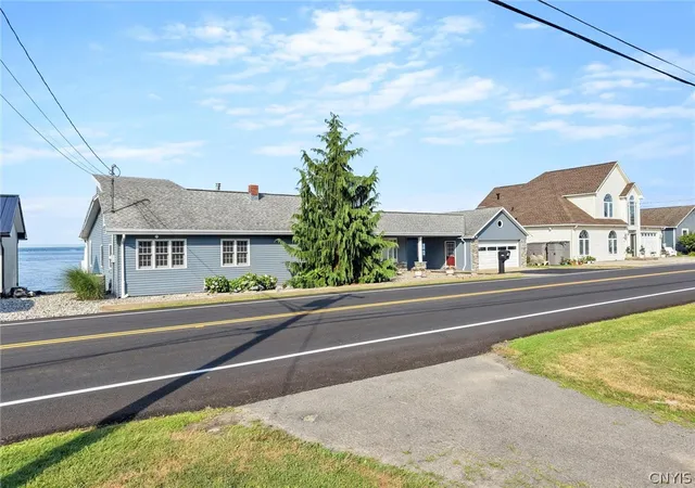 Photo 3 of Single family home for sale at 7399 Lakeshore Rd, Cicero, NY 13039 | MLS# S1702181 | Listing updated on 2026-07-28