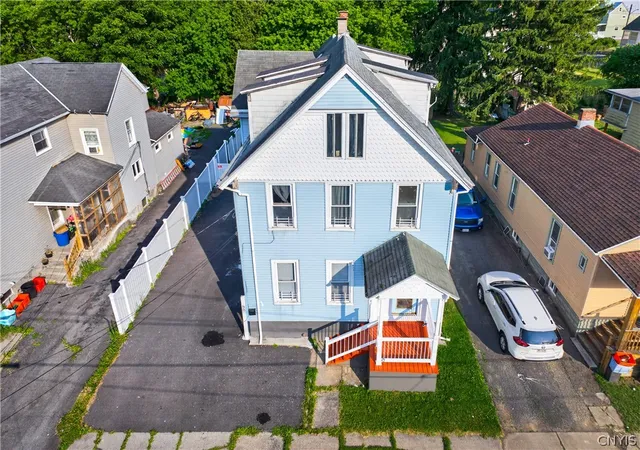 Listing Photo 5 - Condo for sale in building located at 1305 Brinckerhoff Ave, Utica, NY 13501