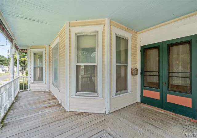 Photo 2 of Single family home for sale at 204 N Lake Rd, Oneida, NY 13421 | MLS# S1700899 | Listing updated on 2026-07-28