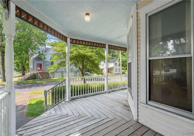 Photo 3 of Single family home for sale at 204 N Lake Rd, Oneida, NY 13421 | MLS# S1700899 | Listing updated on 2026-07-28