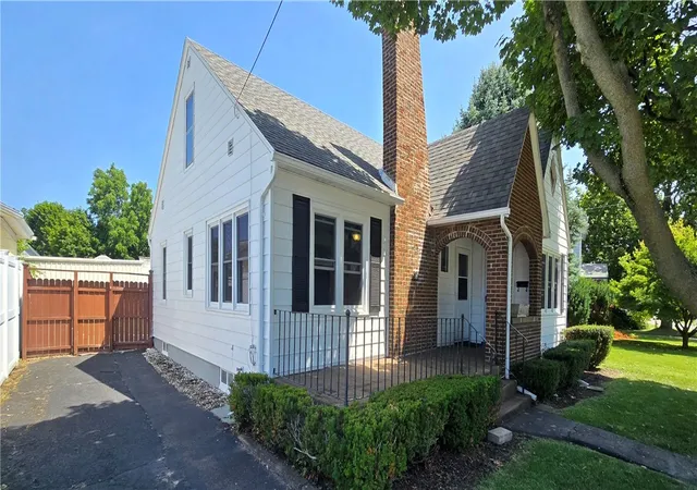 Photo 1 of Sale Pending at 505 Morley Pl, Elmira, NY 14904 | MLS# R1702196 | Listing updated on 2026-07-31