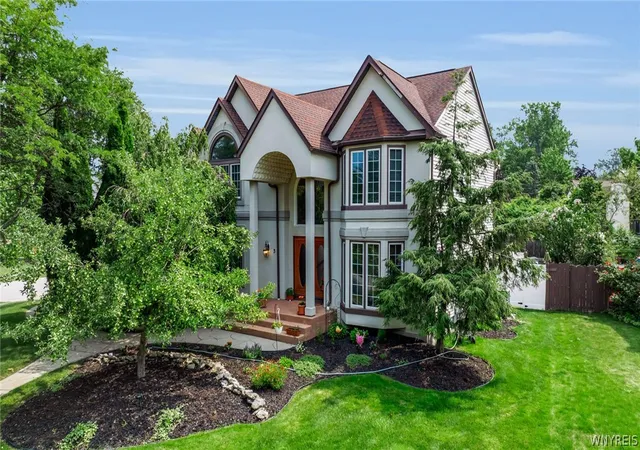1st image of 3 Silver Maple Ct, Getzville, NY 14068 | MLS# B1702442