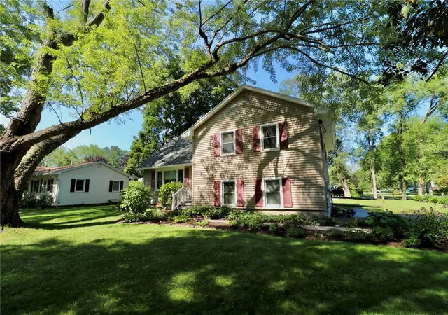 3rd image of 31 Idlewood Dr, Sweden, NY 14420 | MLS# R1701987