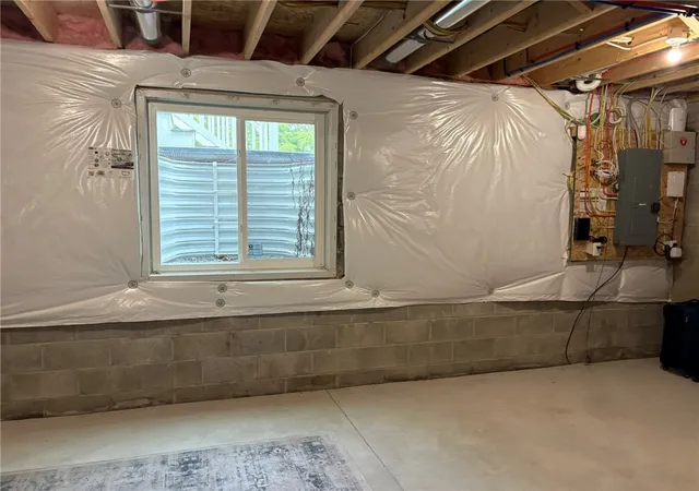 Listing Photo 2 - Condo for sale in building located at 24 Timber Creek, Rochester, NY 14606 - Unit #