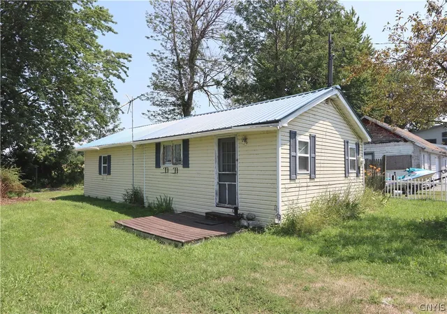 17th image of 112 Brown Shores Rd, Sackets Harbor, NY 13685 | MLS# S1700456