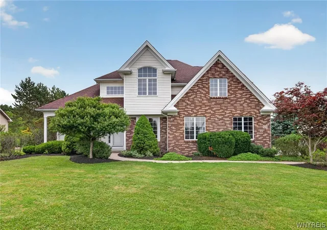 1st image of 123 Ashwood Ln, Orchard Park, NY 14127 | MLS# B1702460