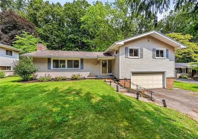 1st image of 82 Burrows Hills Dr, Penfield, NY 14625 | MLS# R1701475