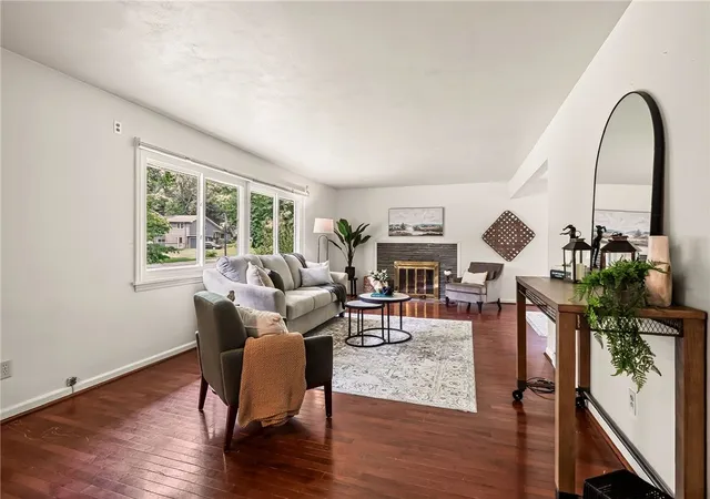 3rd image of 82 Burrows Hills Dr, Penfield, NY 14625 | MLS# R1701475