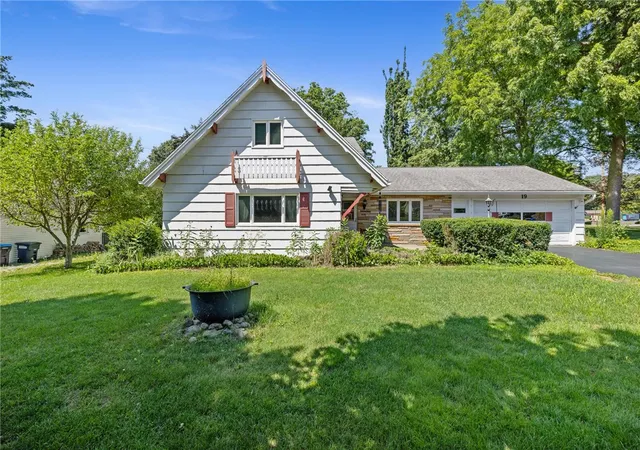 1st image of 19 Archer Rd, Chili, NY 14624 | MLS# R1701543