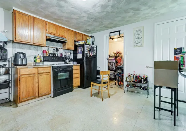3rd image of 304 Jay St, Rochester, NY 14608 | MLS# R1701520