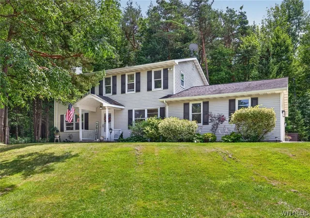 1st image of 13431 Ward Rd, Holland, NY 14080 | MLS# B1702495