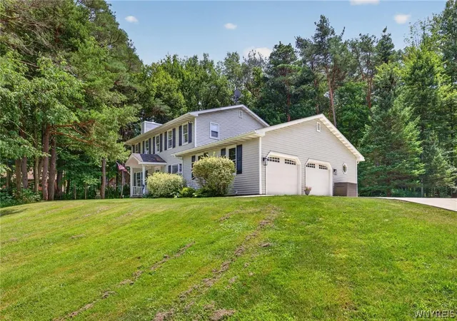 3rd image of 13431 Ward Rd, Holland, NY 14080 | MLS# B1702495