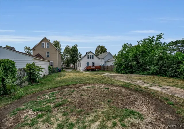 Photo 4 of Single family home for sale at 291 East St, Buffalo, NY 14207 | MLS# B1702024 | Listing updated on 2026-08-01